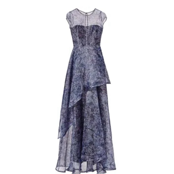 nha khanh
Cindy Cascade Gown in size 2 - Picture 6 of 15